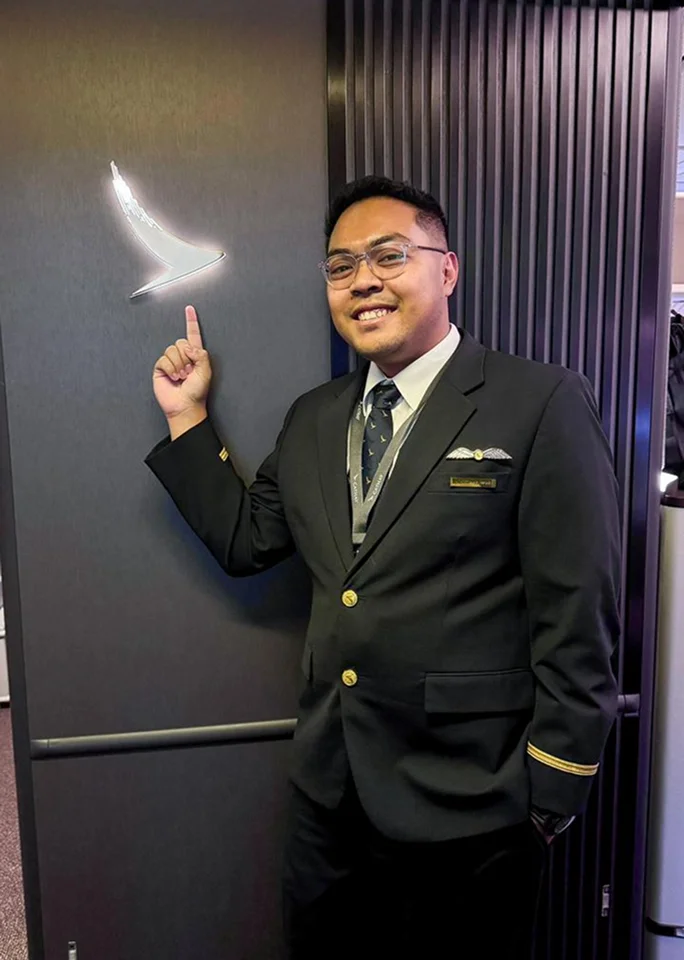 Second Officer Boeing 777 - Cathay Pacific Airways